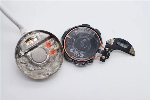 磁吸无线快充模组：降低发热、体验更好开元棋牌苹果发布USB-C接口手表(图6)